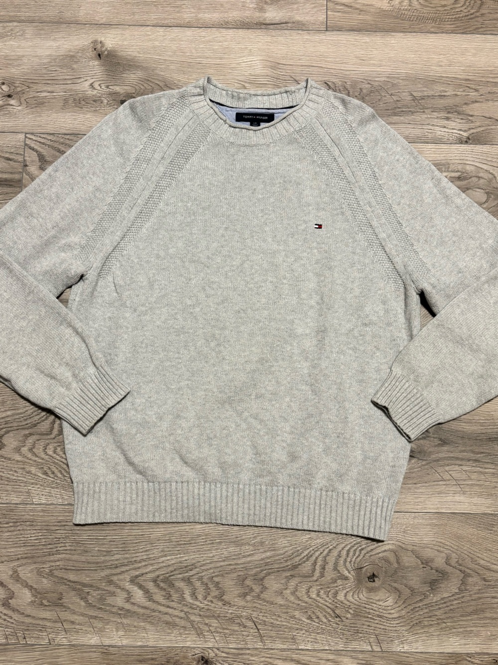 Tommy Hilfiger Light Gray Crewneck Pullover Sweater Men’s Size Large